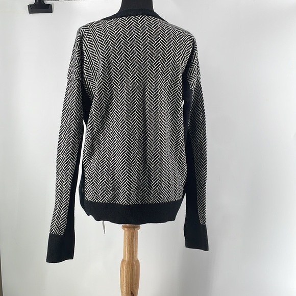 Lululemon Yogi Crew Sweater
Black / White merino wool warm layer mountain sz 8 - Picture 9 of 12